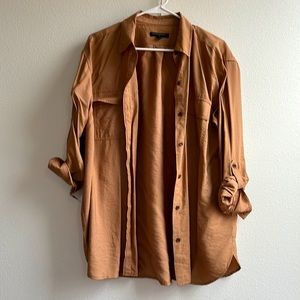 NWOT Banana Republic button up safari shirt in medium.